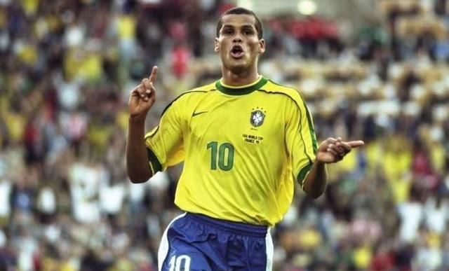 的球迷欢呼 的球迷欢呼